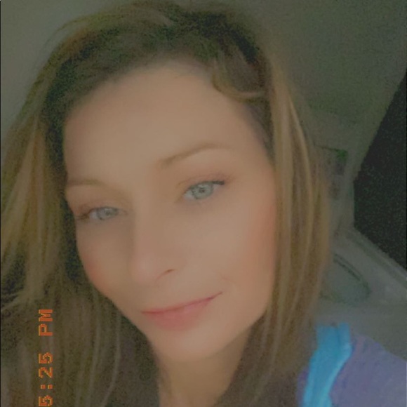 Meet your Posher, Dawn - Picture 1 of 1